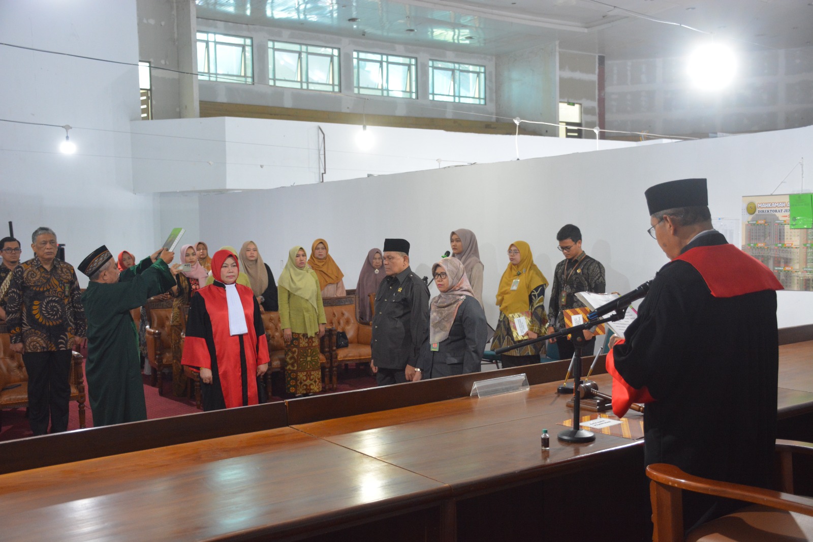 KPT Banda Aceh Lantik Ayumi Susriani Sebagai Hakim Tinggi