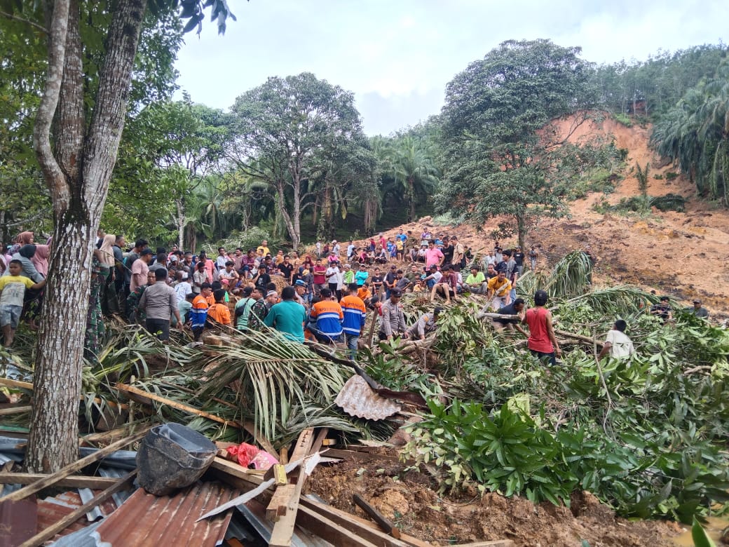 Banjir Dan Longsor Di Palas, Satu Tewas, Dua Selamat, 4 Hilang