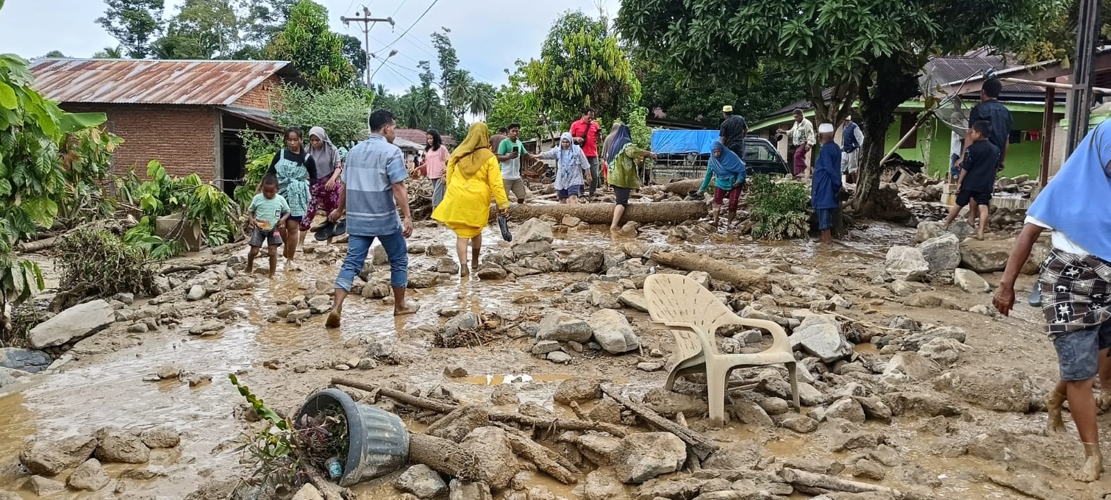 Banjir Bandang Di Tapsel, 2 Tewas Dan 3 Desa Rusak Parah
