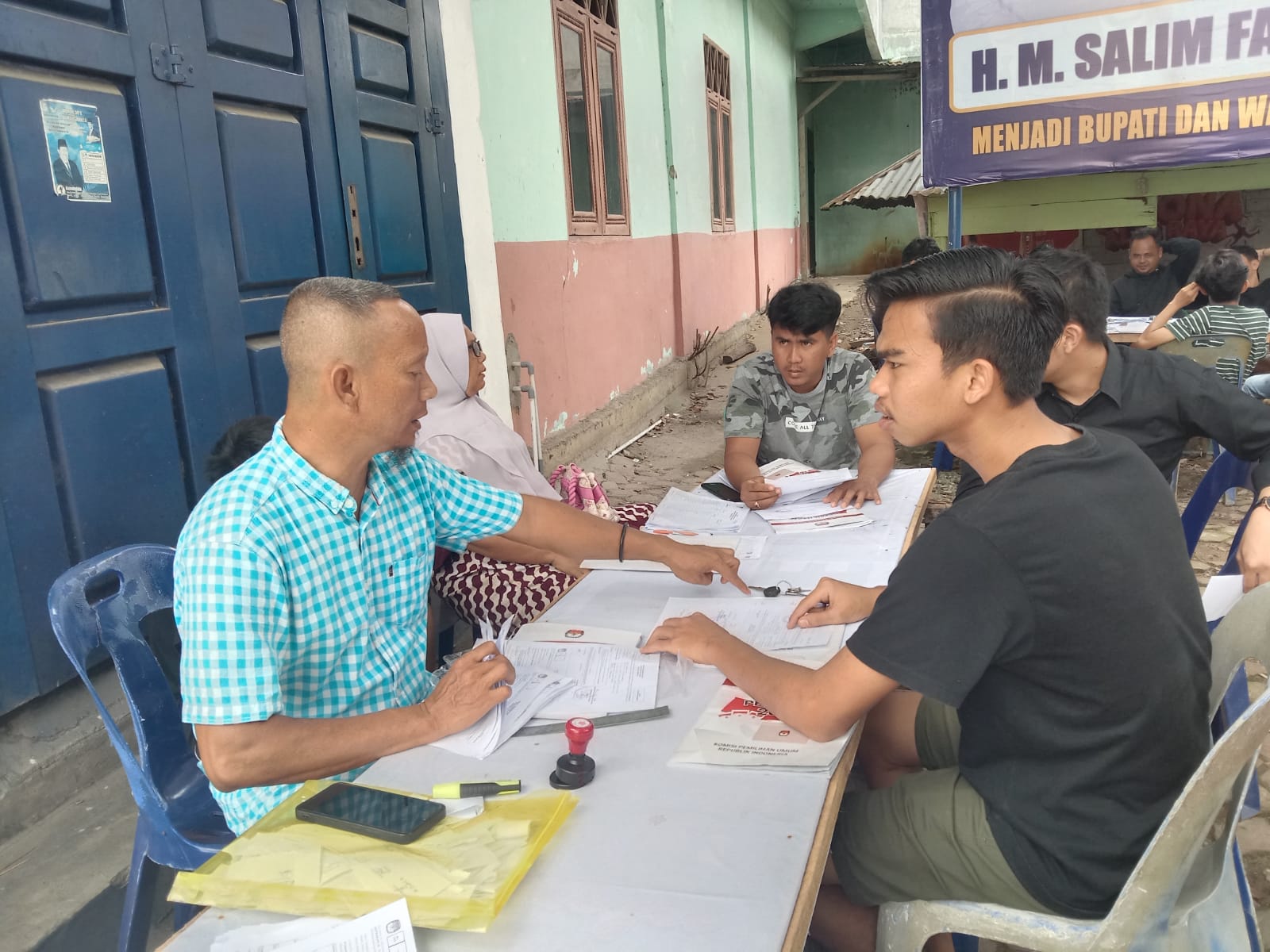 Warga Agara Mulai Ambil Undangan mencoblos Pilkada