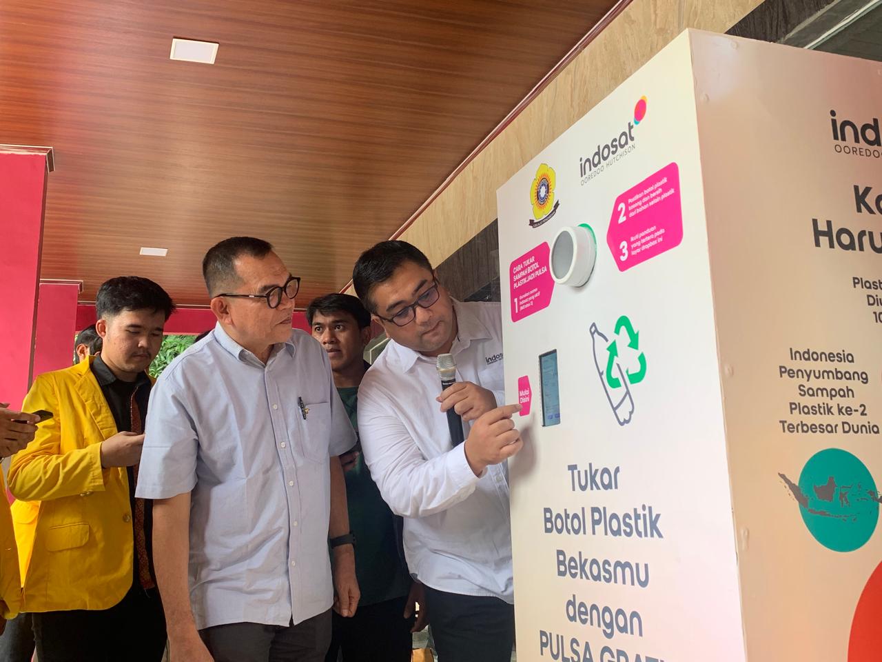 Indosat Luncurkan Program CSR “Sampah Jadi Pulsa” Di Universitas Sriwijaya Palembang