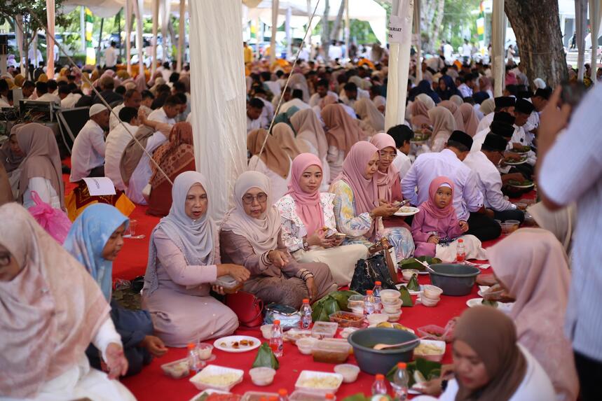 Turis Asing Terkesan Dengan Perayaan Maulid Nabi Di Banda Aceh