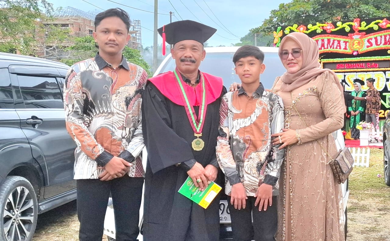 Cabup Pidie Sarjani Abdullah Nyoblos Di TPS Tong Pria