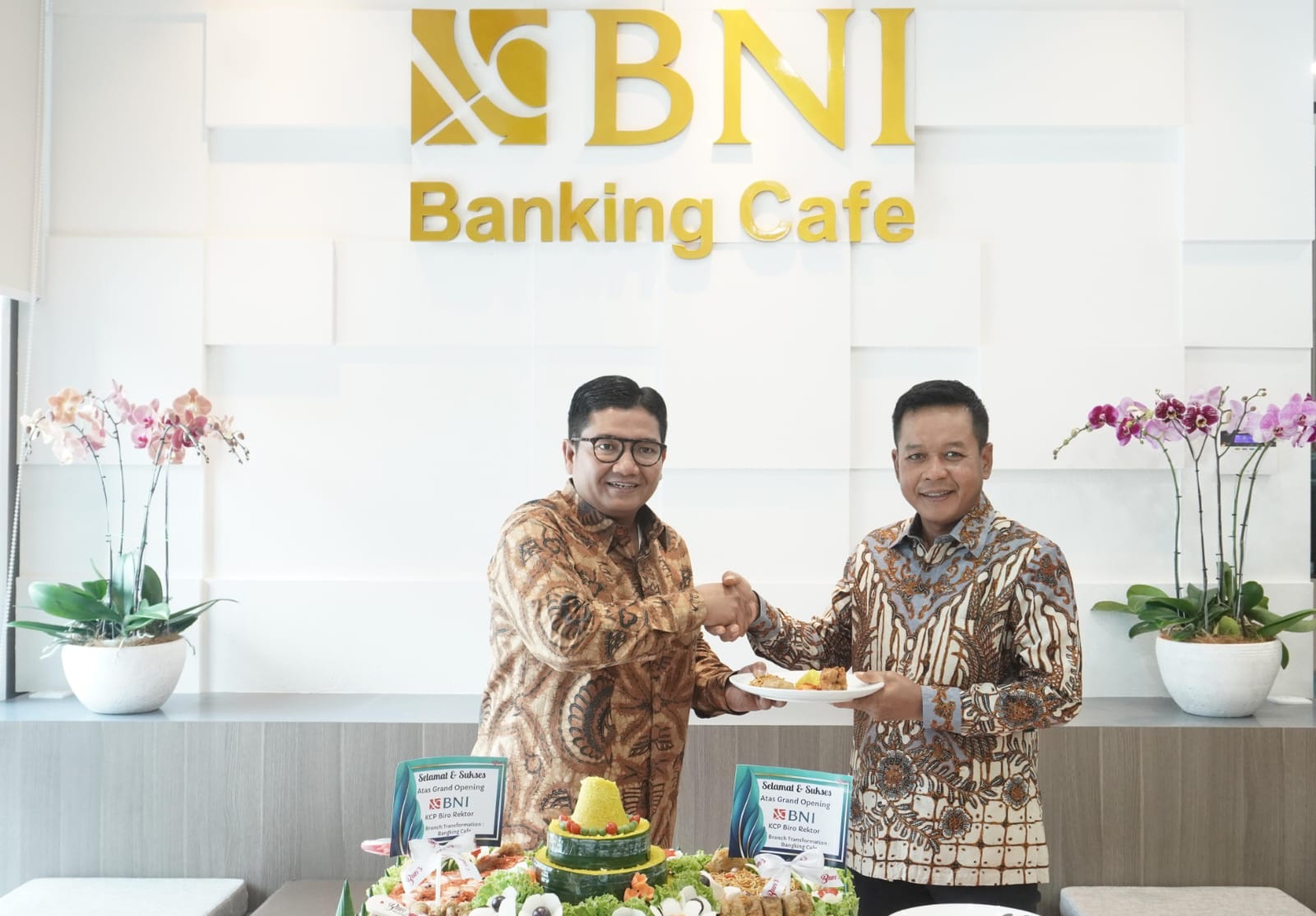 Perkuat Digital Channel, BNI Resmikan Outlet Banking Cafe Di USU