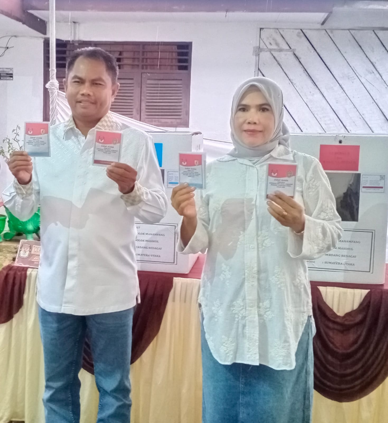 Pilkada Sergai, Darma Wijaya Nyoblos Di TPS 7 Dolok Manampang