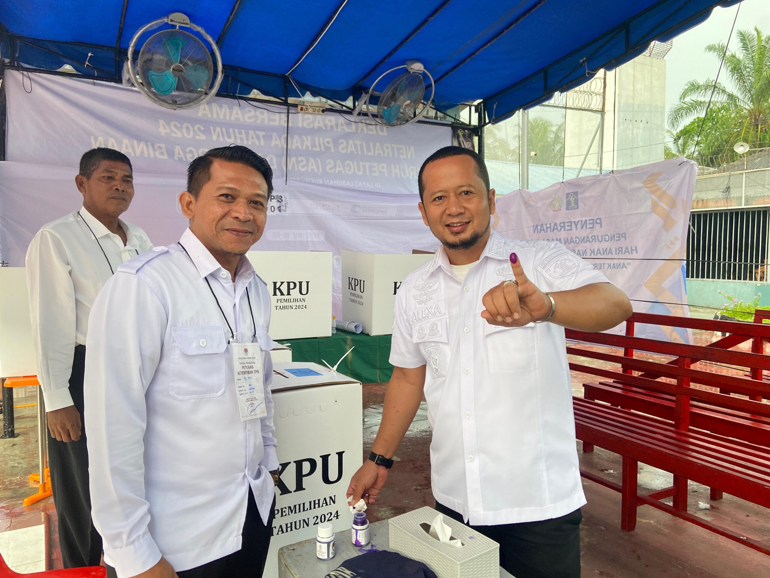 WBP Dan Pegawai Lapas Labuhanruku Antusias Memilih