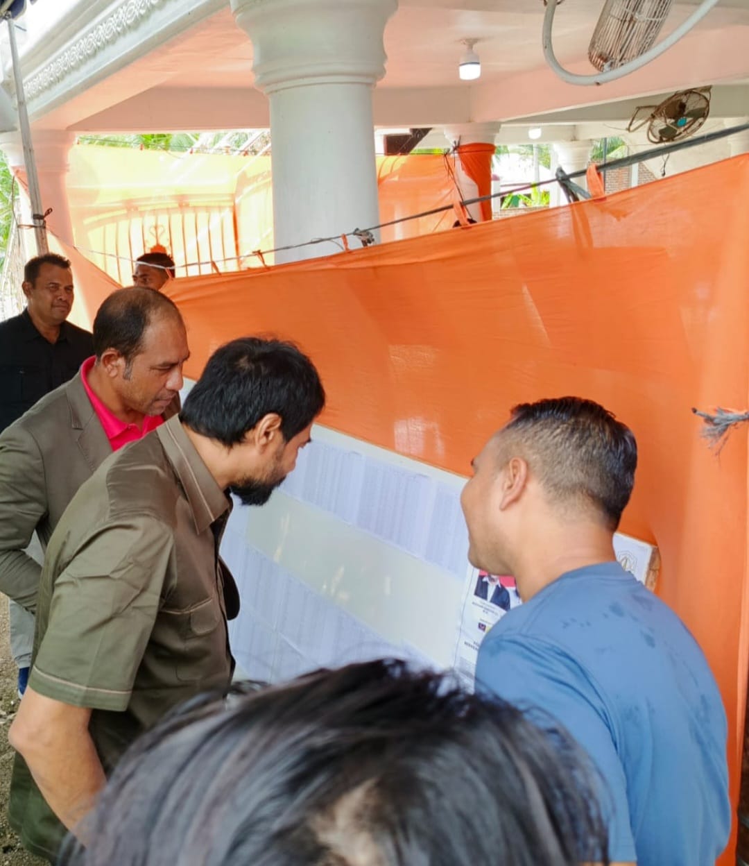 Mualem Menang Telak Di Kampung Sendiri