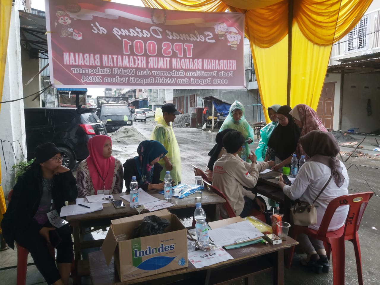 Diguyur Hujan, Warga Banyak Tak Coblos Ke TPS, Syah Afandin-Tiorita Unggul