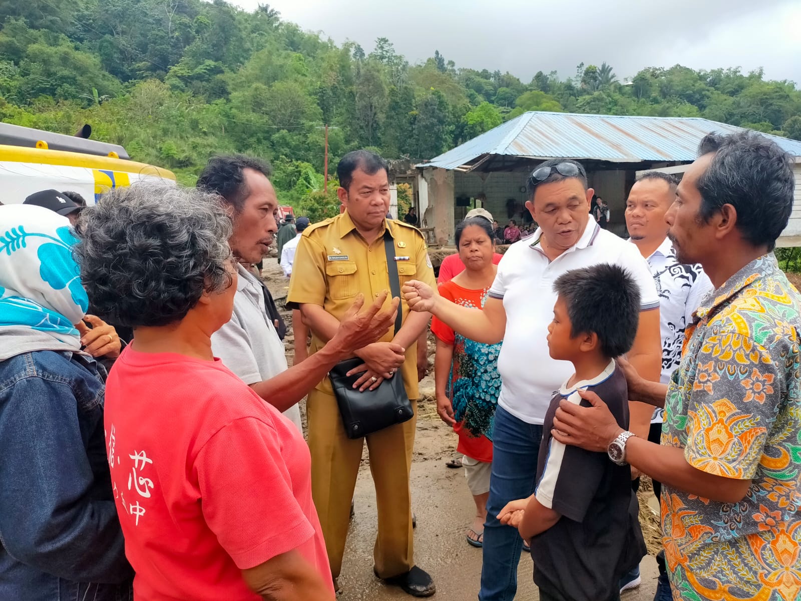 Kedua Orang Tuanya Hilang Tersapu Banjir Bandang, Dahnil Ginting Jamin Pendidikan Rido Barus