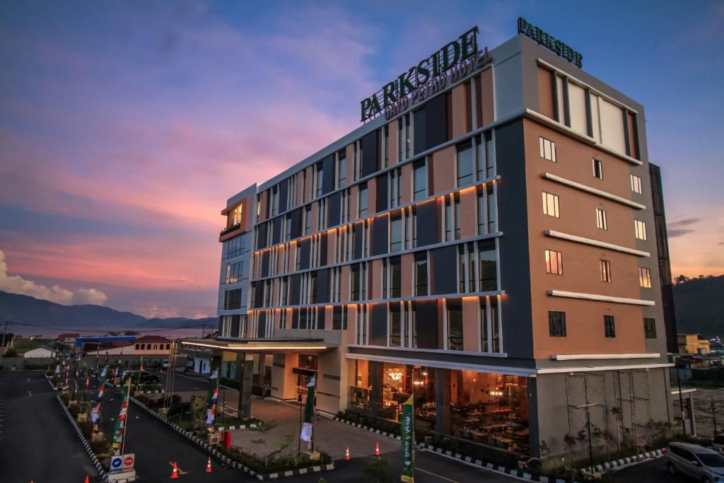 Sambut Pergantian Tahun, Parkside Gayo Petro Hotel Siapkan Event Bertajuk Back To 80’s