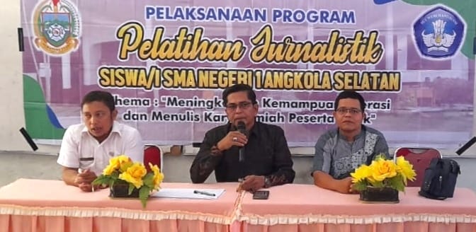 SMAN 1 Angkola Selatan Edukasi Siswa Lahirkan Karya Tulis