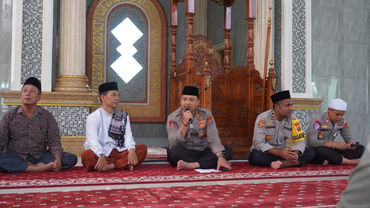 Pasca Pilkada Kapolres Langkat Jumat Curhat Di Masjid Al- Istiqomah Stabat
