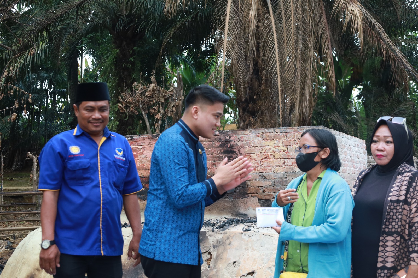 Dikenal Suka Membantu, Ricky Anthony Salurkan Bantuan Pangan Dan Tali Asih Kepada Korban Kebakaran Di Langkat