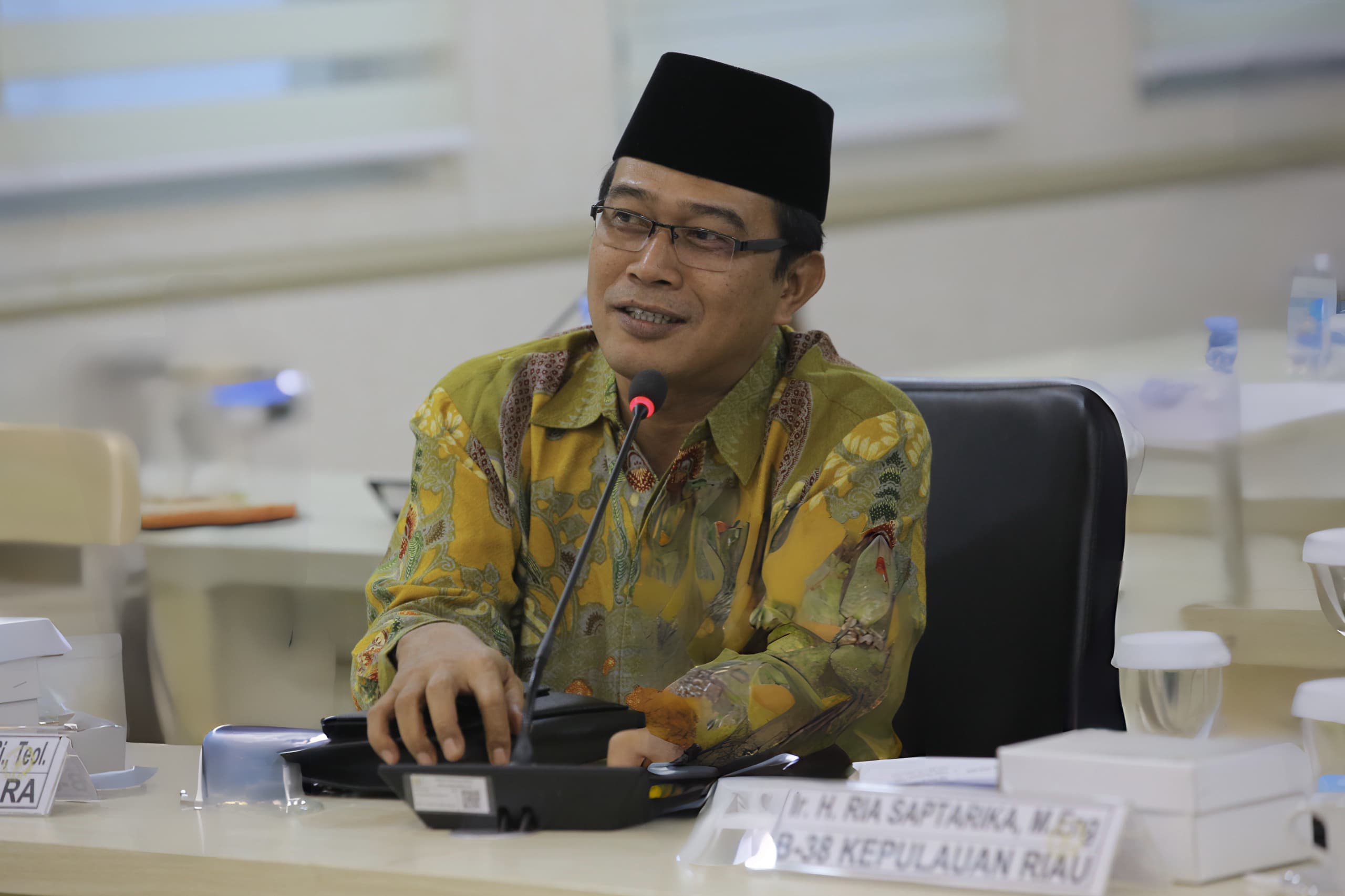 Pdt. Penrad Siagian Kritik DPR Paksakan Pengesahan Revisi UU Minerba