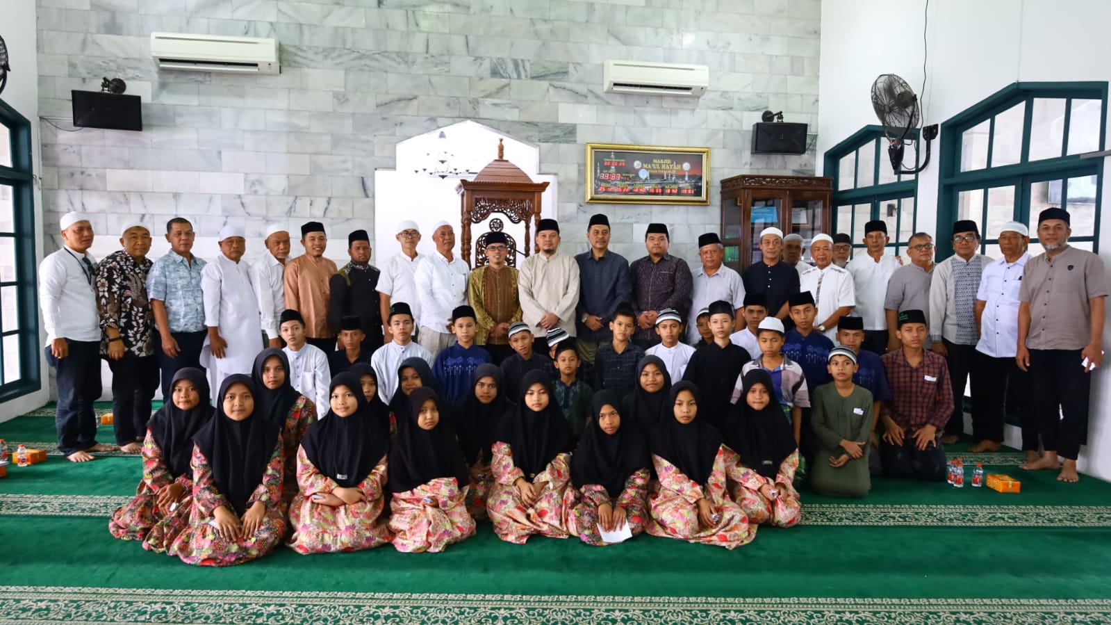 Sambut Ramadhan 1446 H, STM Ikrar Rekanan Tirtanadi Santuni Anak Yatim