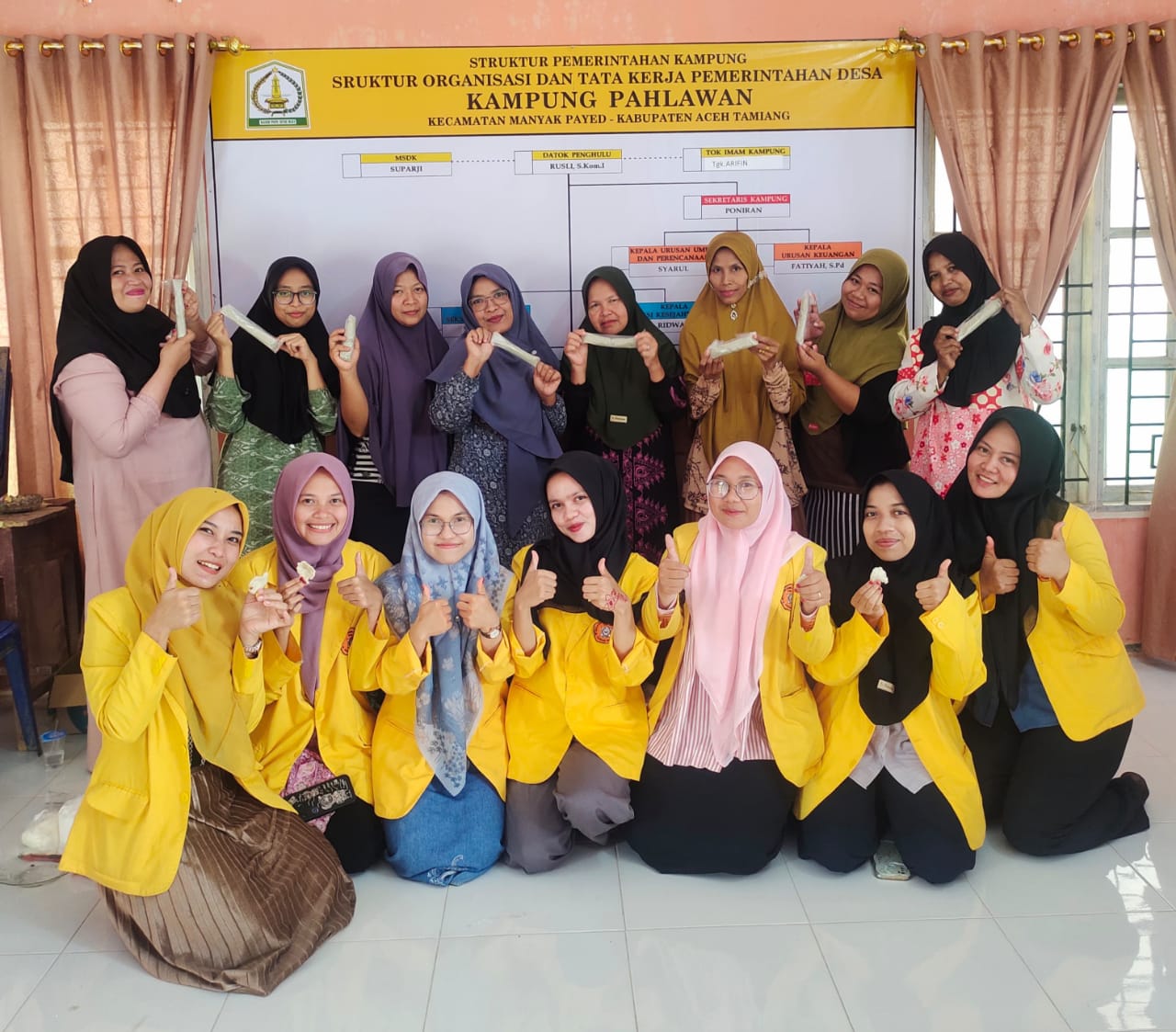 Mahasiswa STAI Tamiang Olah Siput Dondong Jadi Kerupuk