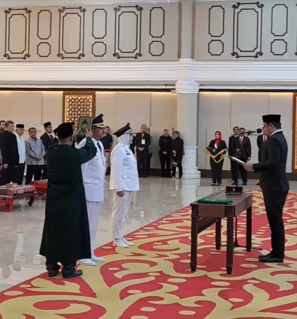 Gubsu Lantik Bupati Dan Wakil Bupati Madina