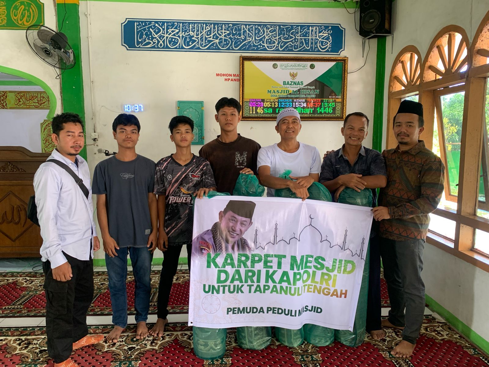 Prihatin Kondisi Masjid Di Pelosok, Pemuda Peduli Masjid Sebar Sajadah