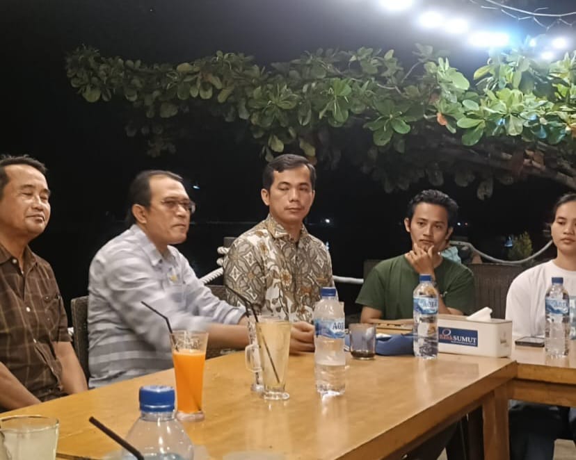 Penrad Siagian Soroti Rusaknya Infrastruktur Jalan Di Pulau Nias