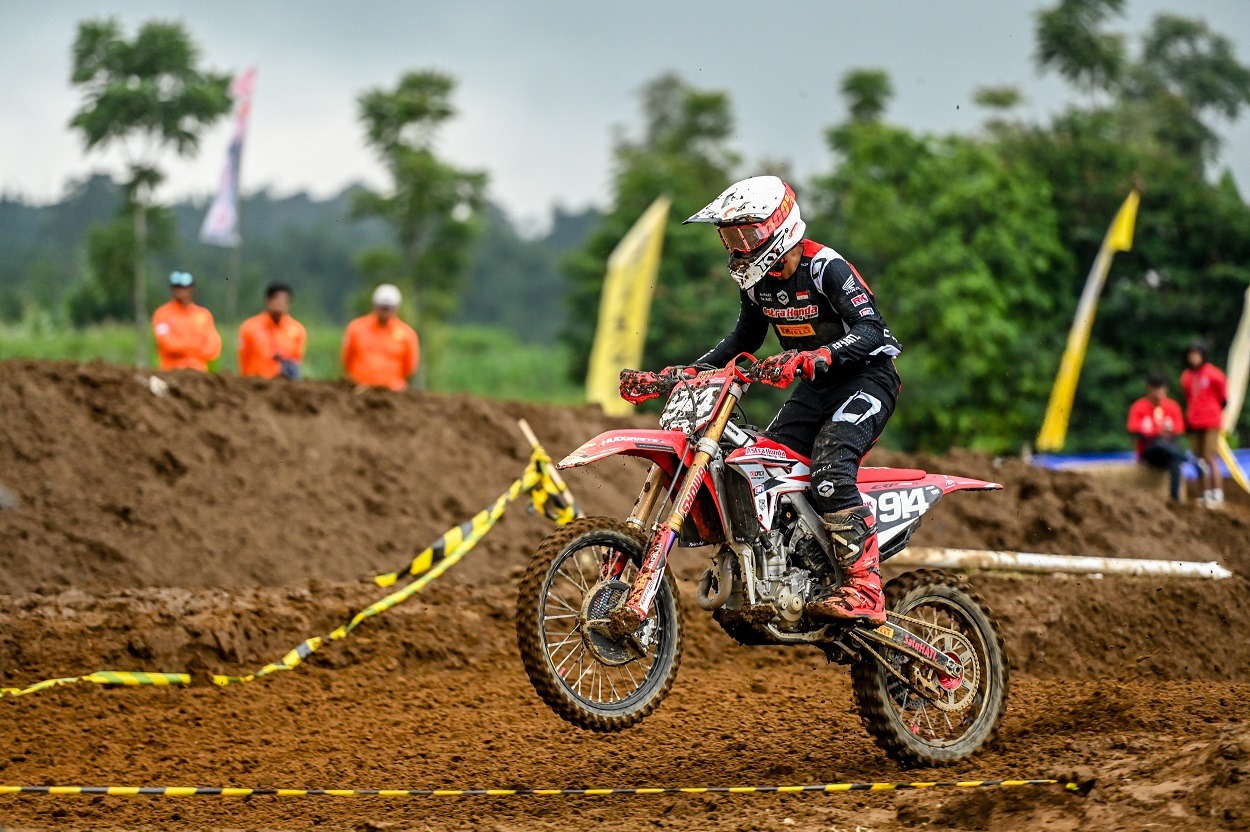 Pebalap Astra Honda Tekad Juarai Kejurnas Motocross