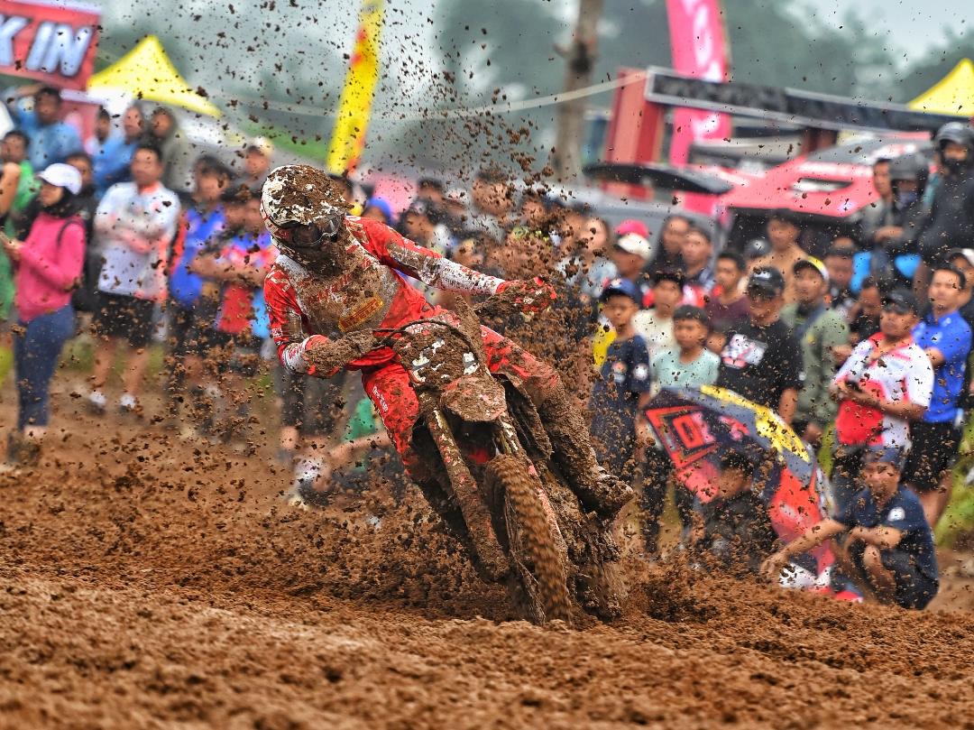 Honda CRF250R Tetap Melesat Raih Podium