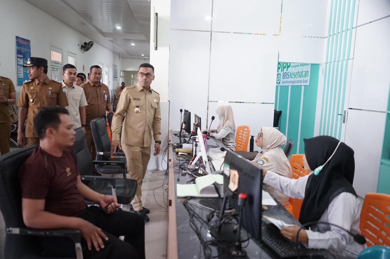 Bupati Safar: Layani Pasien Dahulu, Administrasi Menyusul