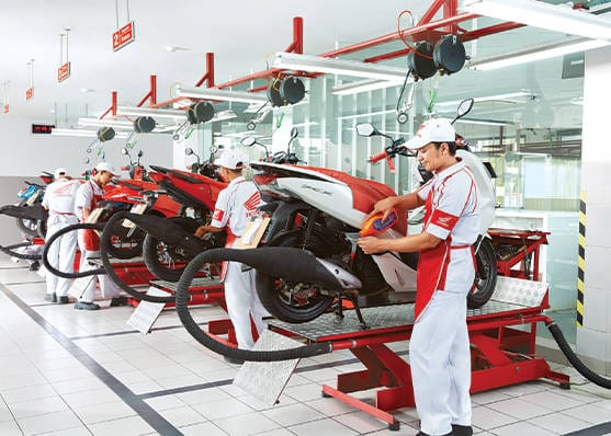 Pahami Peran Penting Oli Rawat Motor