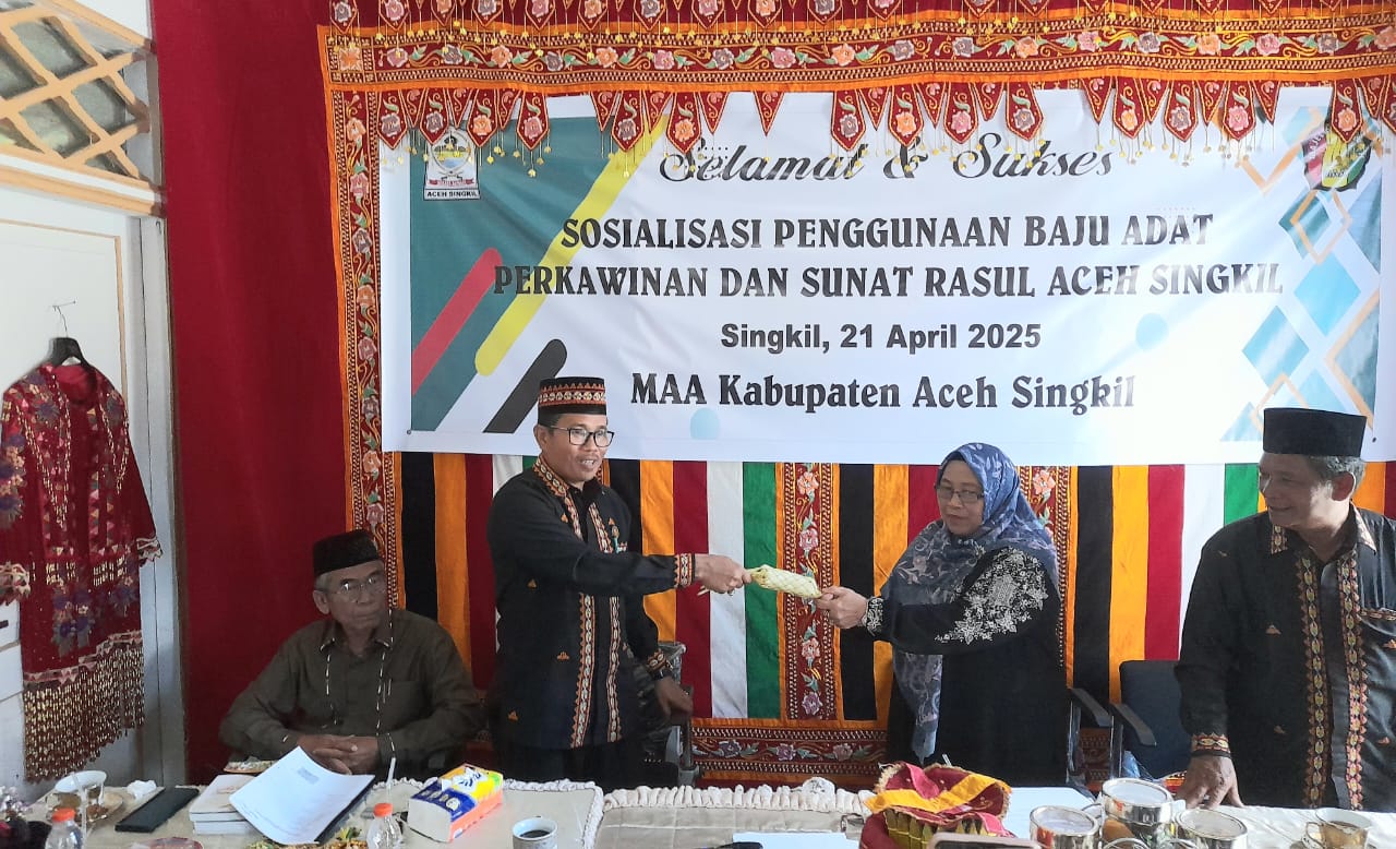 Pelaku Usaha Di Aceh Singkil Ikuti Sosialisasi Penggunaan Baju Adat Perkawinan