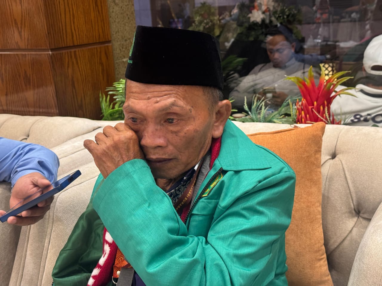 Petani Lansia Rela Jual Sapi Demi Naik Haji Bersama Istri