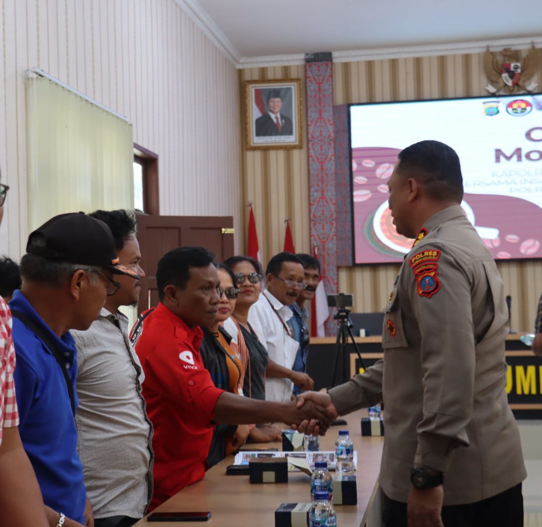Kapolres Humbahas Perkuat Sinergitas Dengan Insan Pers
