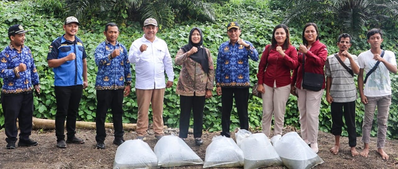 Wakil Wali Kota P.Siantar Tebar Bibit Ikan Di Sungai