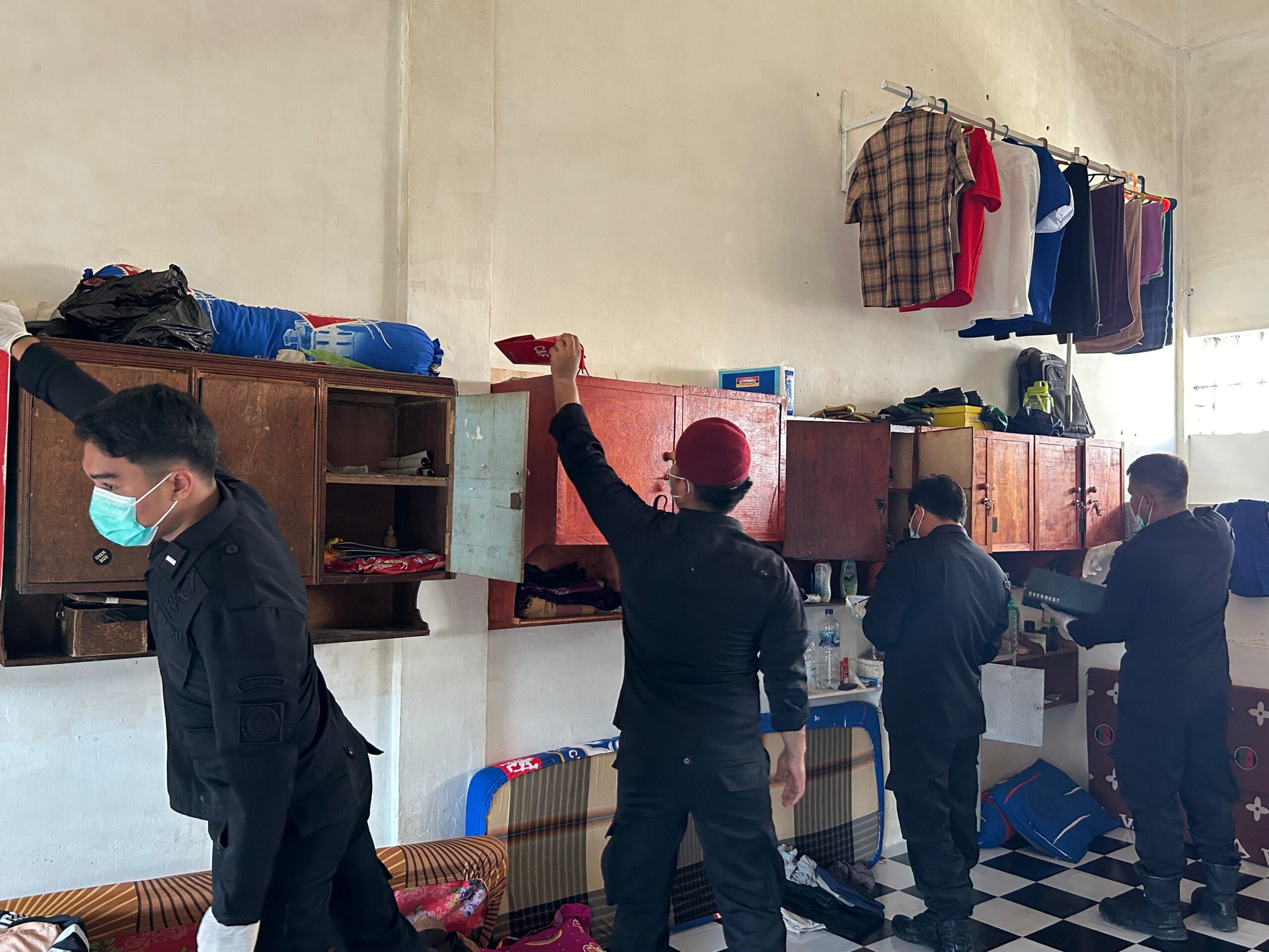 Lapas Labuhanruku Razia Mendadak, Kamar Hunian Warga Binaan