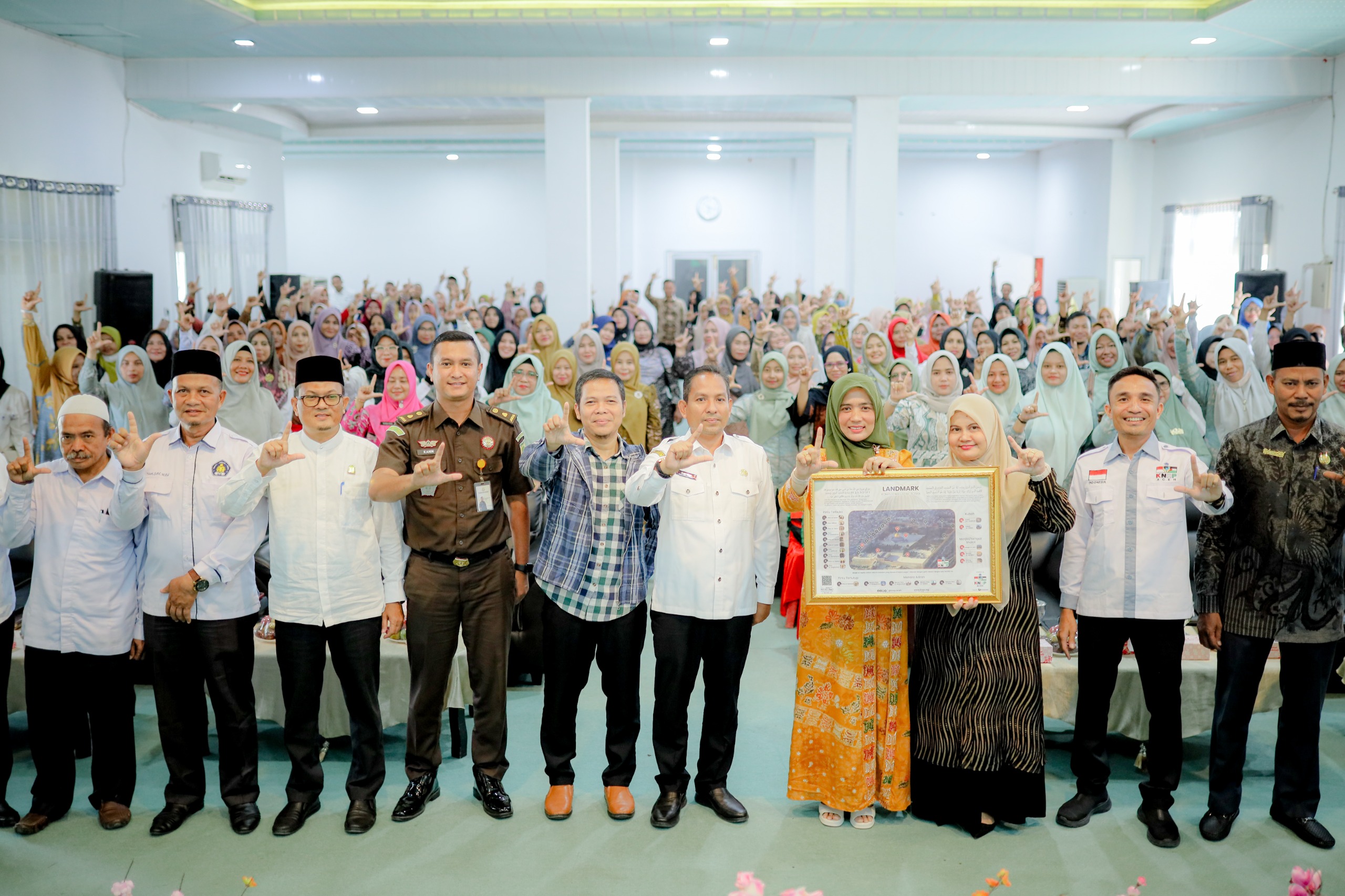 Ratusan Guru SD Dilatih Literasi, Alfarlaky: Mendongeng Kembangkan Imijinasi Anak