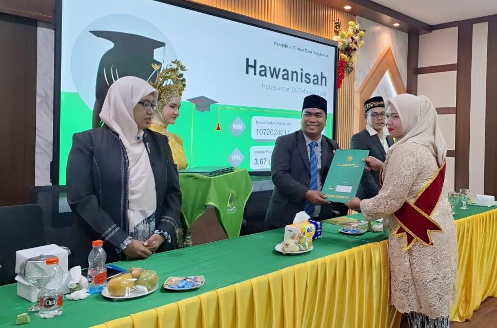 Dekan FTIK IAIN Langsa Kukuhkan 80 Guru Profesional