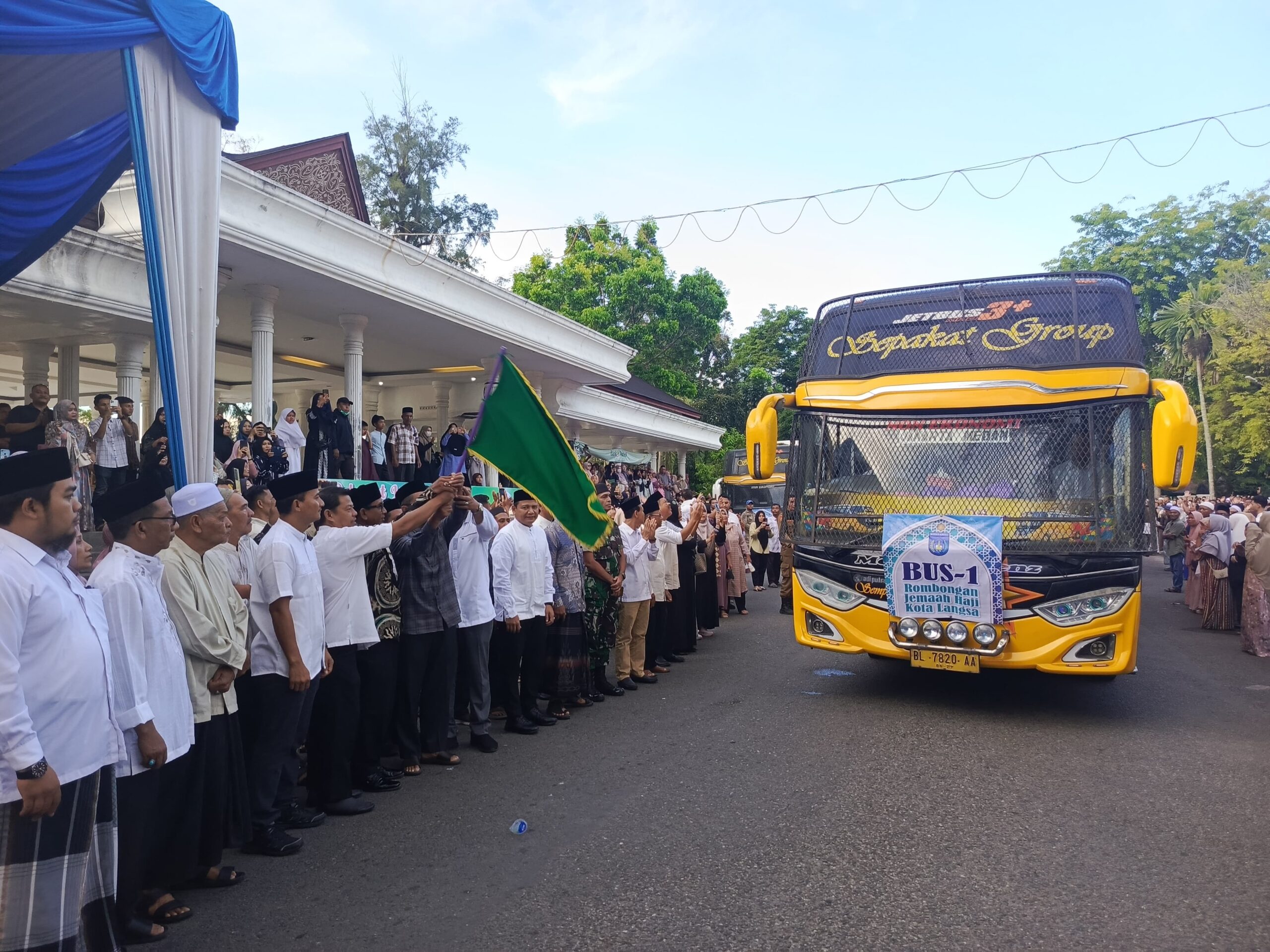 Tangis Haru Warnai Pelepasan 186 Calhaj Langsa