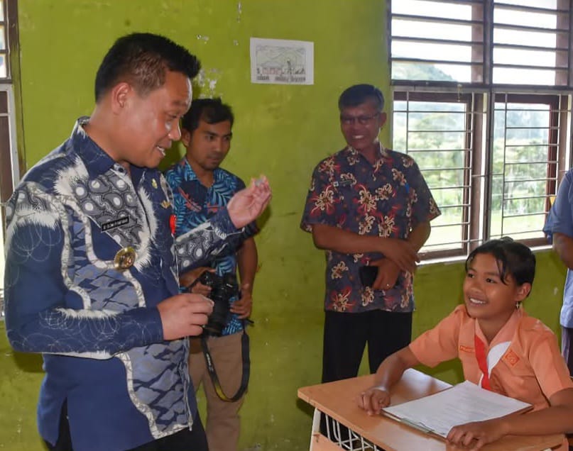 SD Negeri 045 Tipang Kekurangan Mobiler