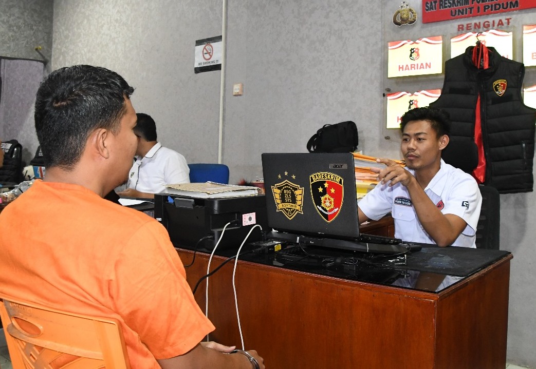 Candu Judi Online, Karyawan Gelapkan Hasil Penjualan Ratusan Ponsel