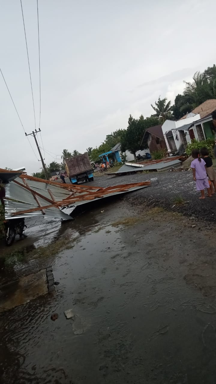 Puluhan Rumah Rusak Disapu Angin Puting Beliung Di Sergai