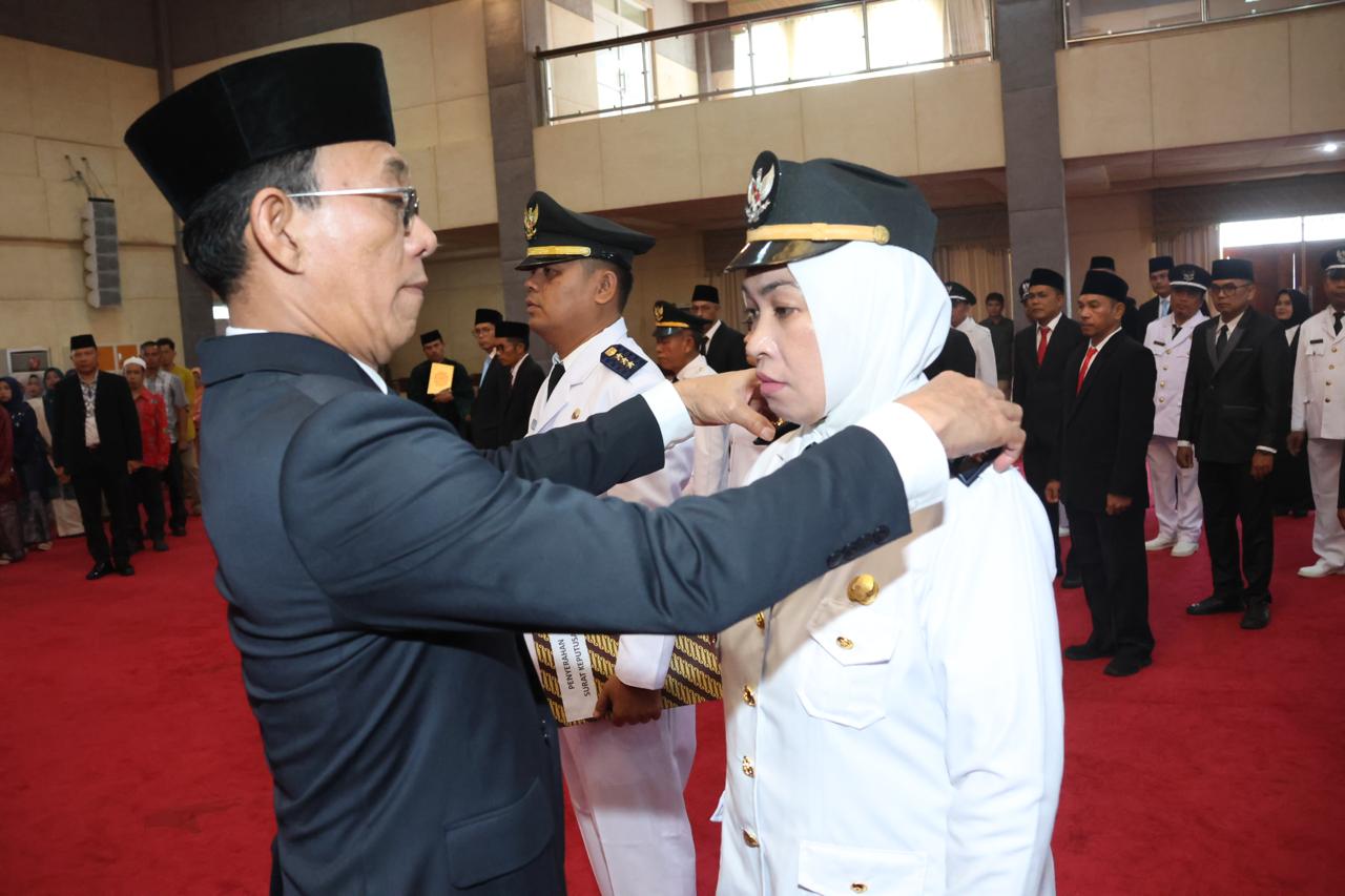 Bupati Tapsel Lantik 56 Kabag, Sekdis, Kabid, Camat, Kasi, Kasub Dan Lurah