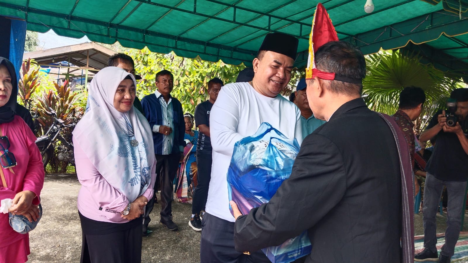Bupati Salim Fakhry Sambangi Rumah Duka Korban Tewas Kebakaran Di Agara