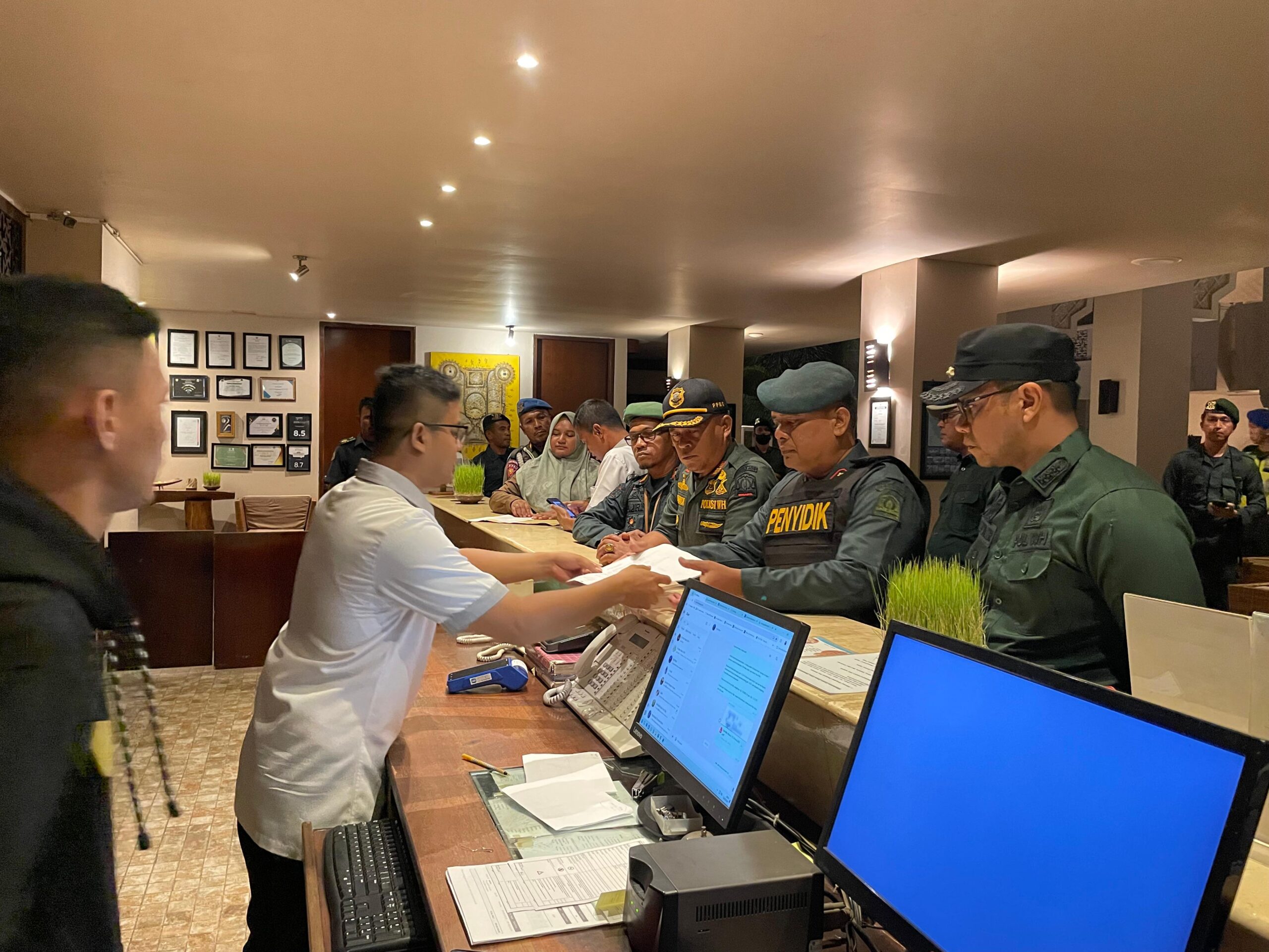 Tim Gabungan Satpol PP Dan WH Aceh Besar Gelar Pengawasan Syariat Islam
