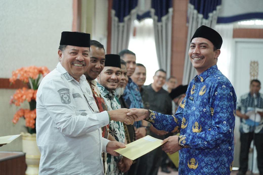 Bupati Nagan Raya Serahkan SK 138 CPNS Formasi 2024