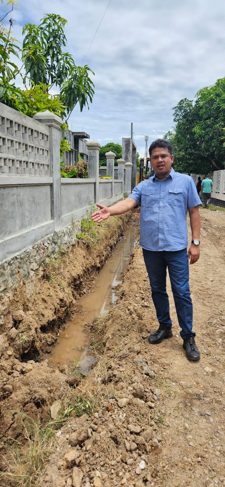 Daniel Abdul Wahab Advokasi Pembangunan Saluran Drainase Dan Jalan Warga Perbatasan Lamdom-Bathoh
