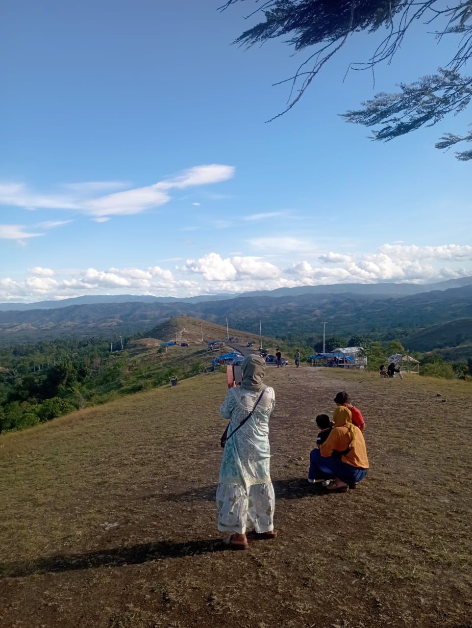 Uniknya Wisata Bukit Penatapan Di Paluta