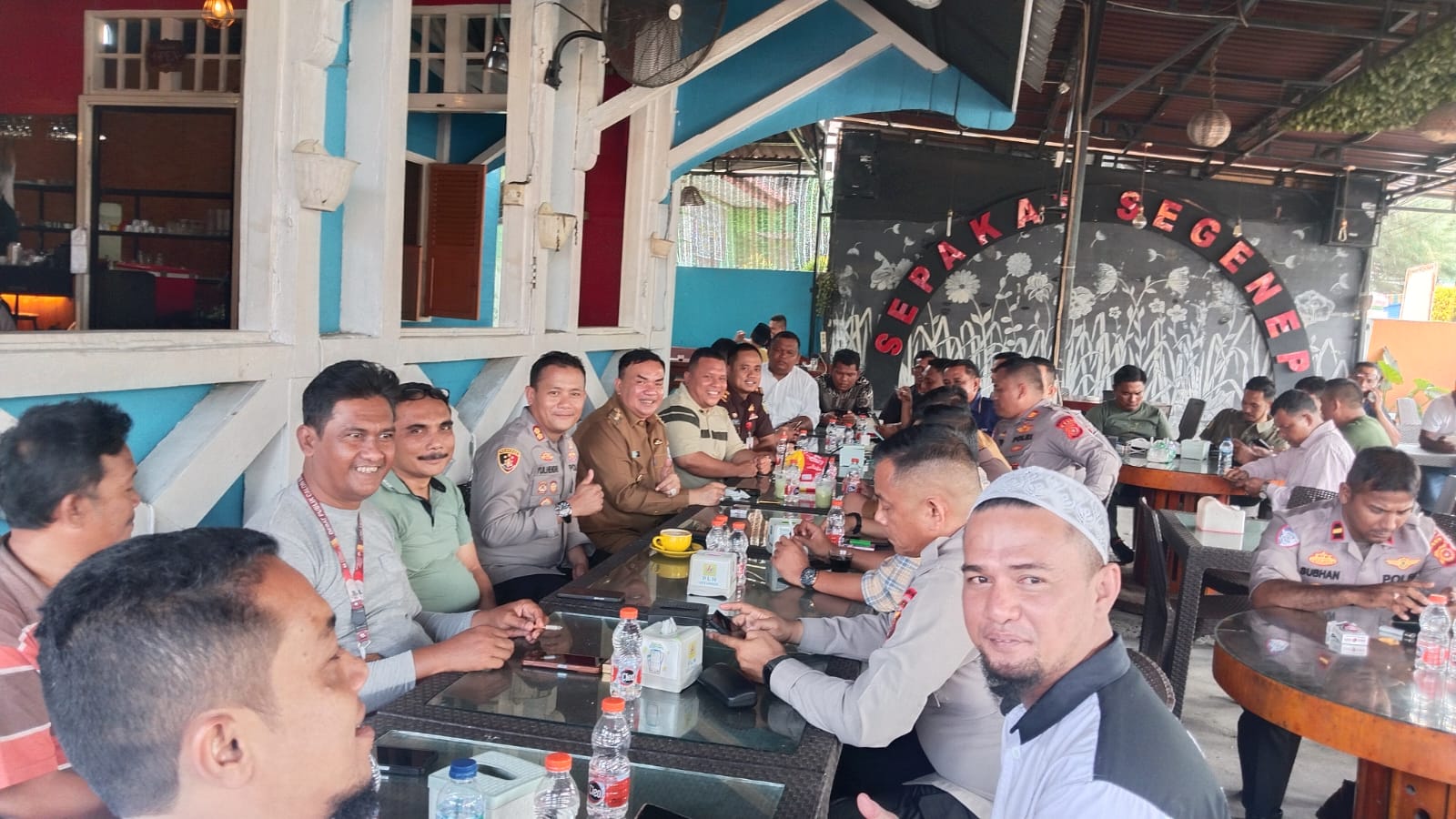 Jalin Silaturahmi Dan Perkuat Sinergitas, Bupati Agara Ngopi Bareng Insan Pers