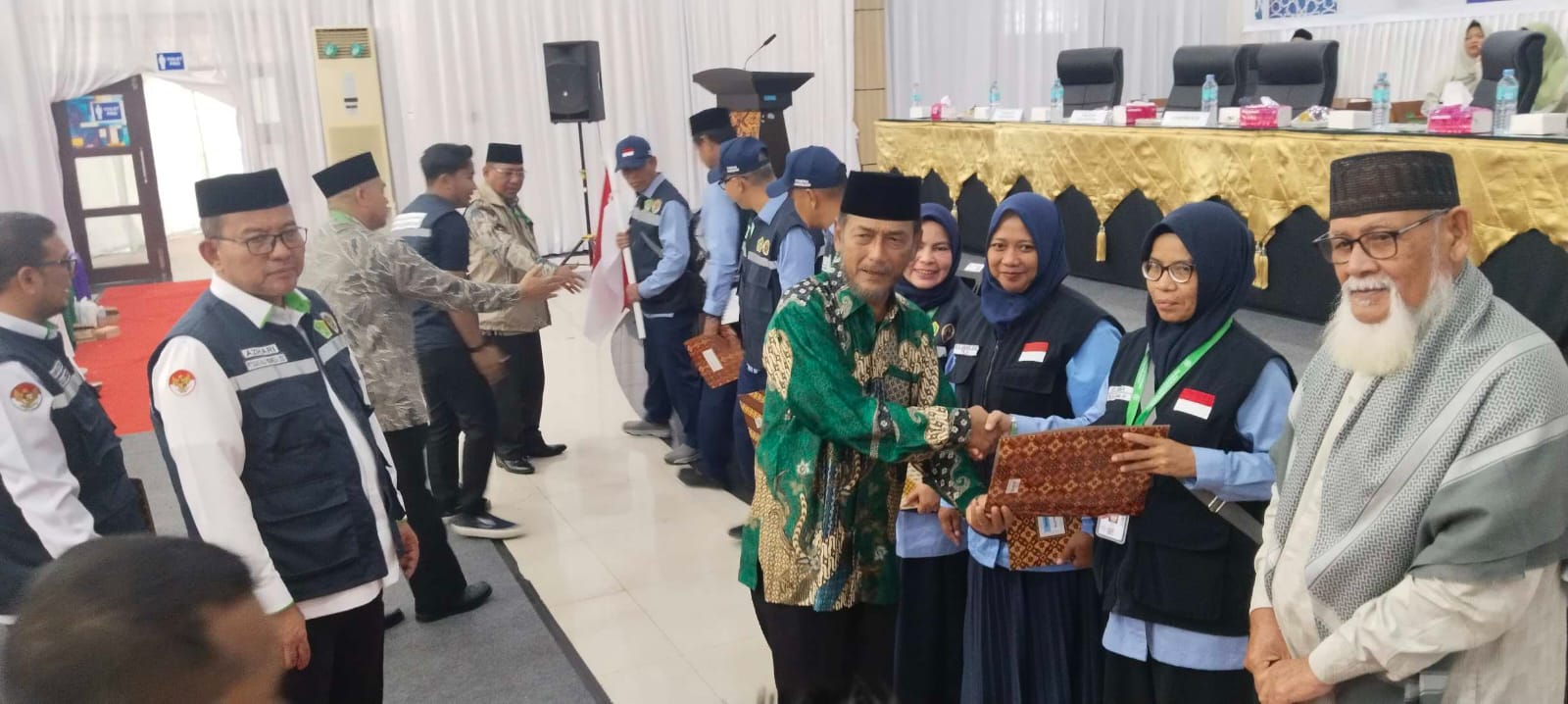 Waled Nu Hadiri Pelepasan Jemaah Haji Asal Bireuen Dan Aceh Utara