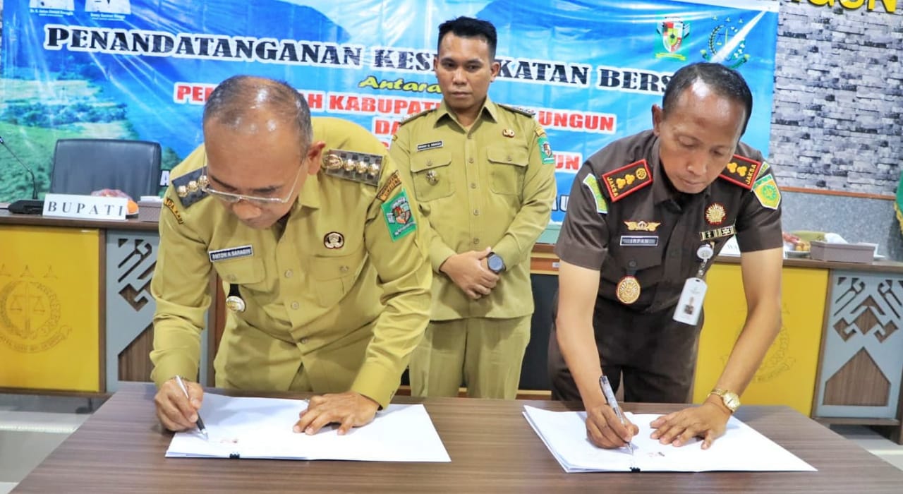 Bupati Simalungun Dan Kajari Tanda Tangani Nota Kesepakatan Hukum Perdata & TUN