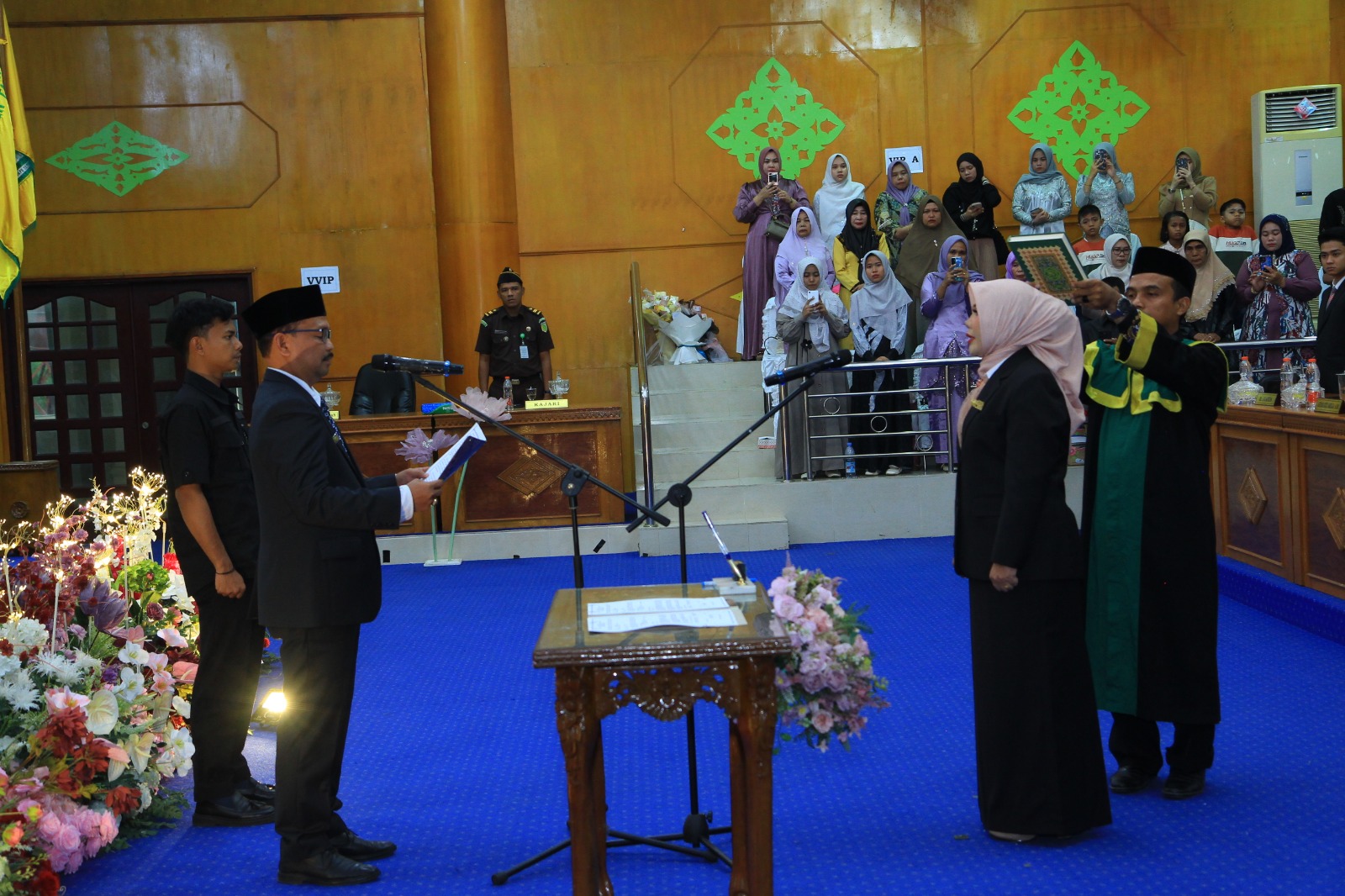 Fadlon Pandu Pengucapan Sumpah PAW Anggota DPRK Aceh Tamiang
