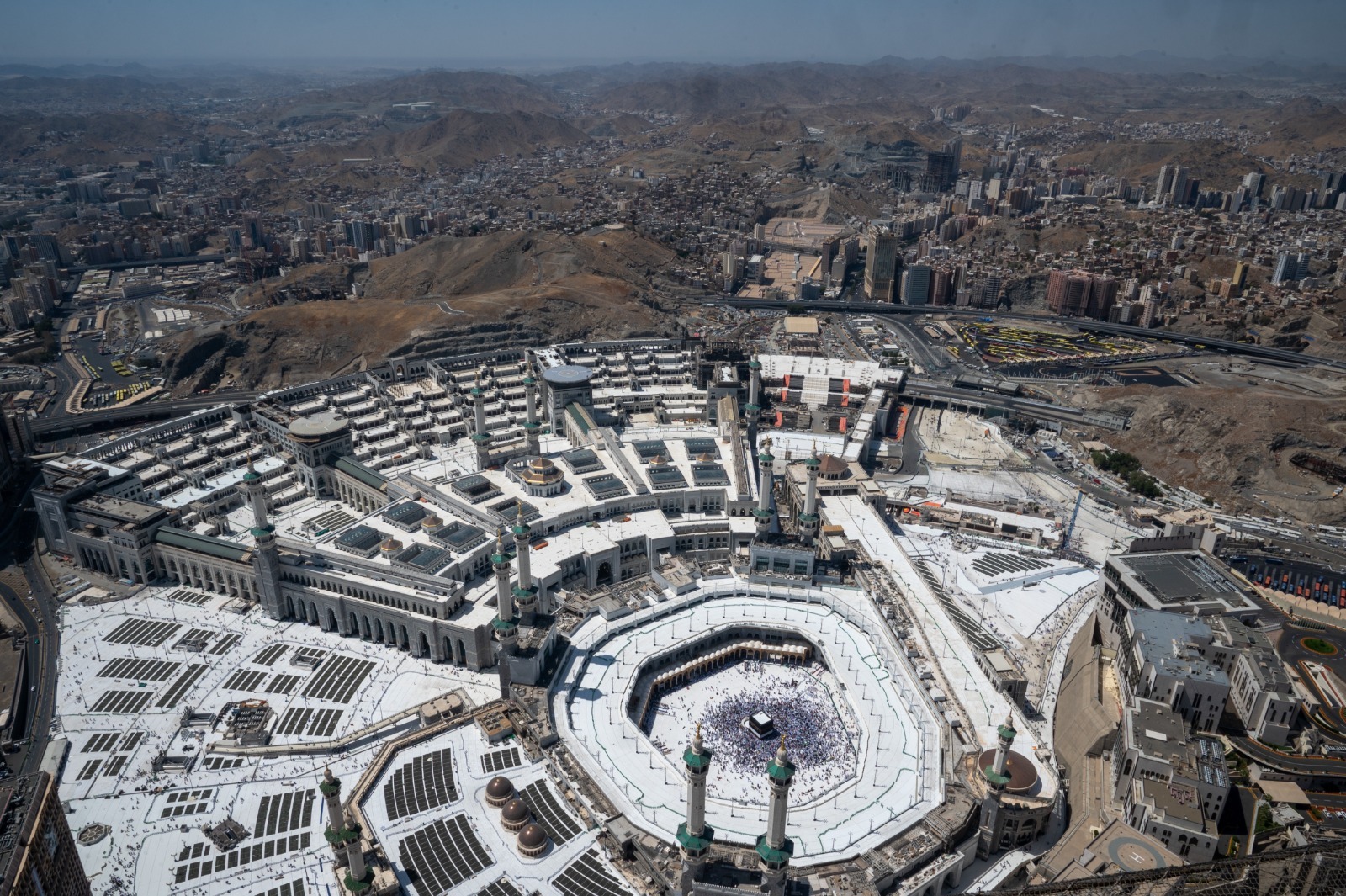 Melihat Masjidil Haram dari Gedung Tertinggi Saudi