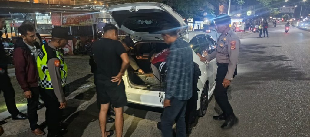 Tingkatkan Keamanan Di Banda Aceh, Sejumlah Polisi Lakukan Razia